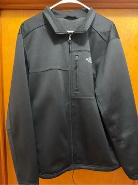 The North Face Black Men's Performance Softshell Jacket